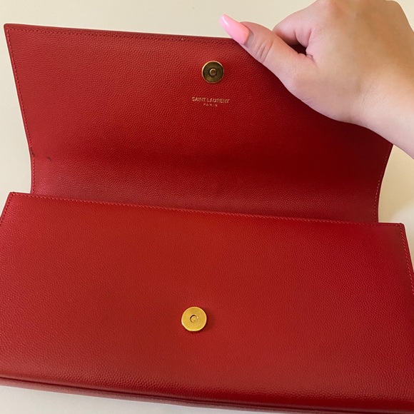Red YSL clutch - Picture 5 of 9